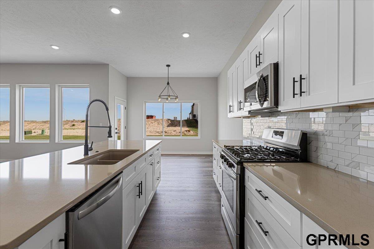 21120 Jessie Avenue, Elkhorn, NE 68022