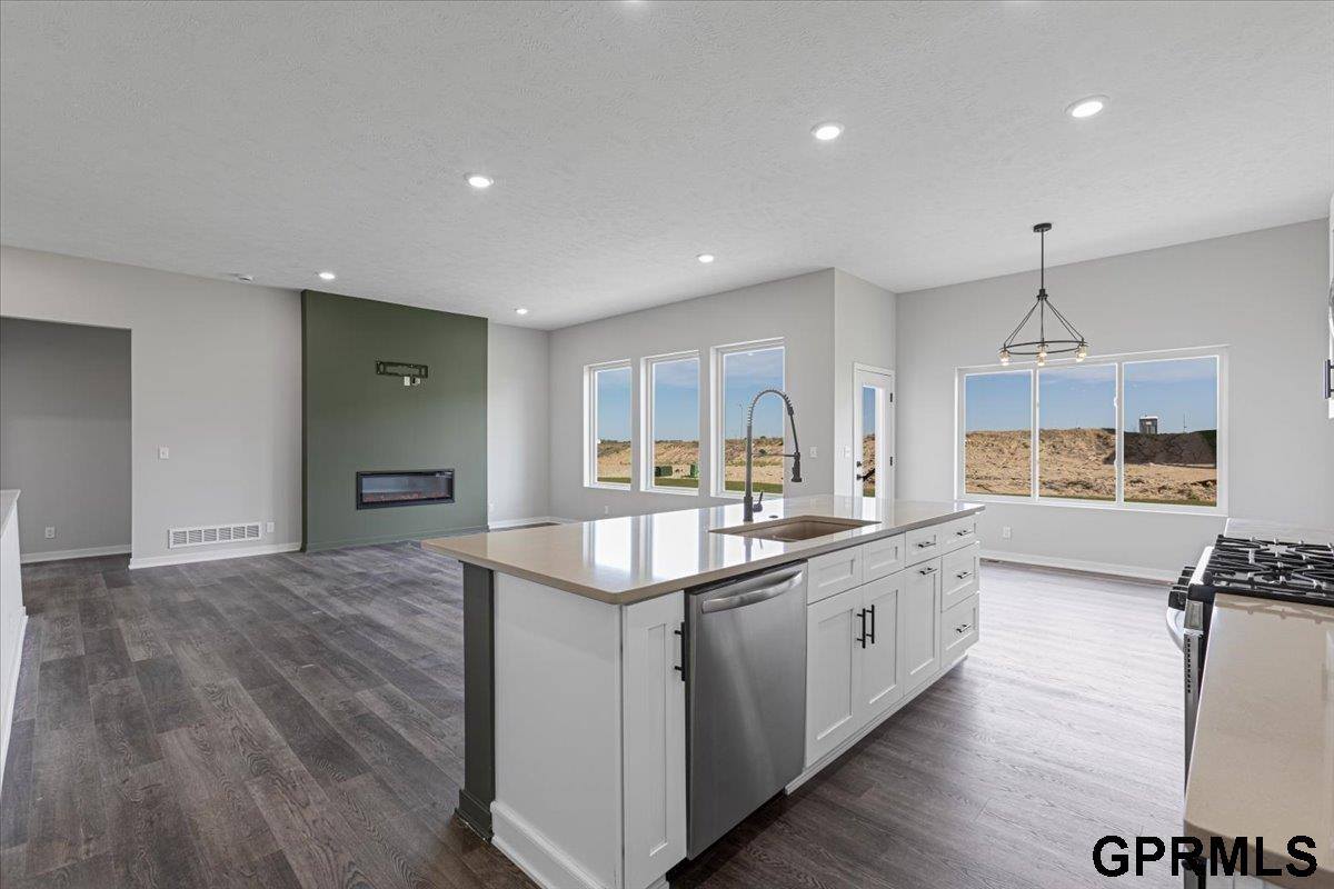 21120 Jessie Avenue, Elkhorn, NE 68022