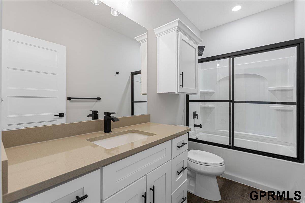 21120 Jessie Avenue, Elkhorn, NE 68022