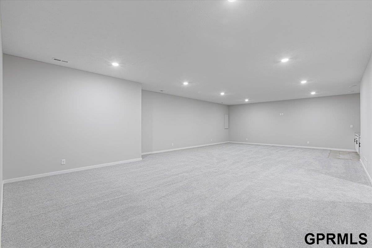 21120 Jessie Avenue, Elkhorn, NE 68022