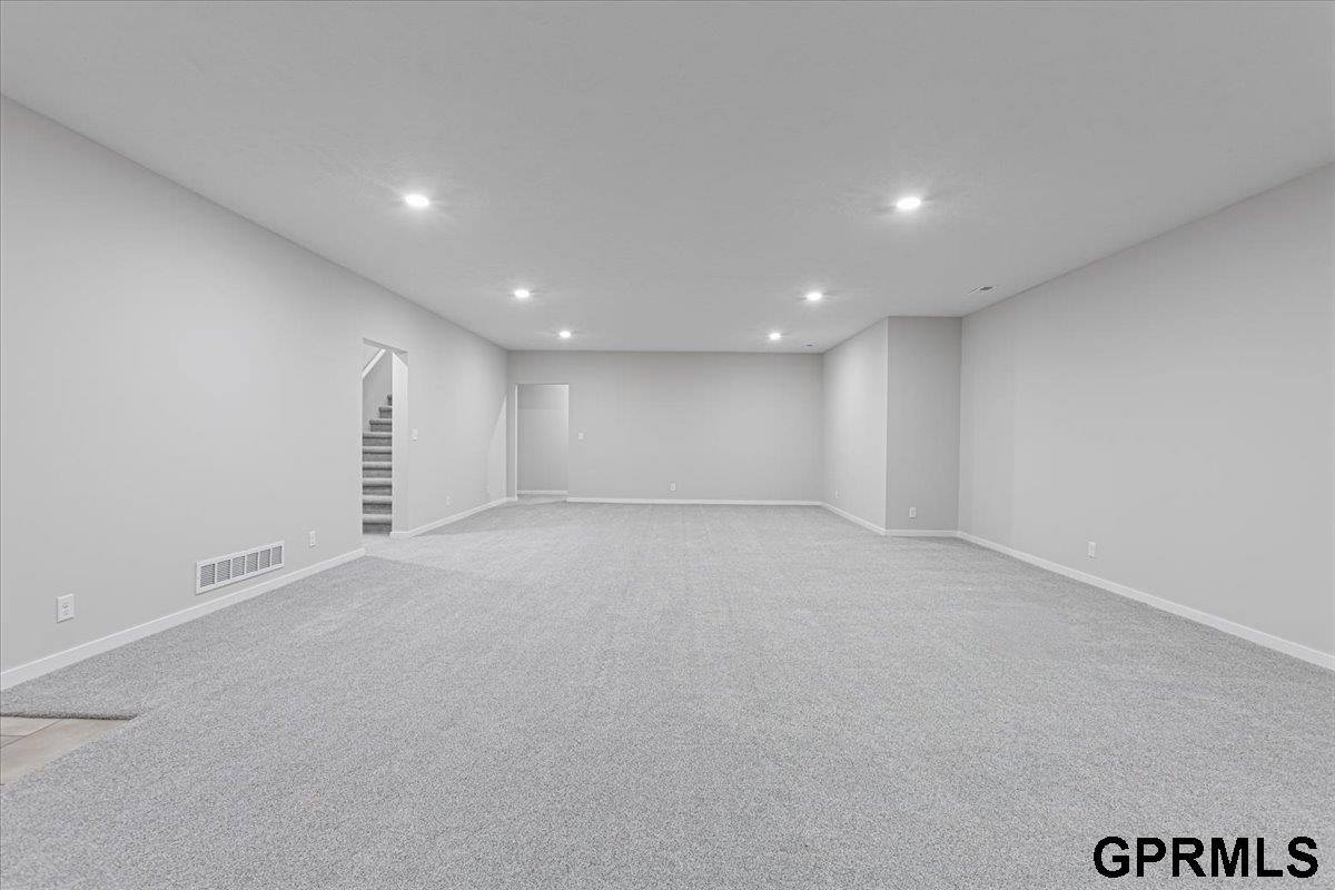 21120 Jessie Avenue, Elkhorn, NE 68022