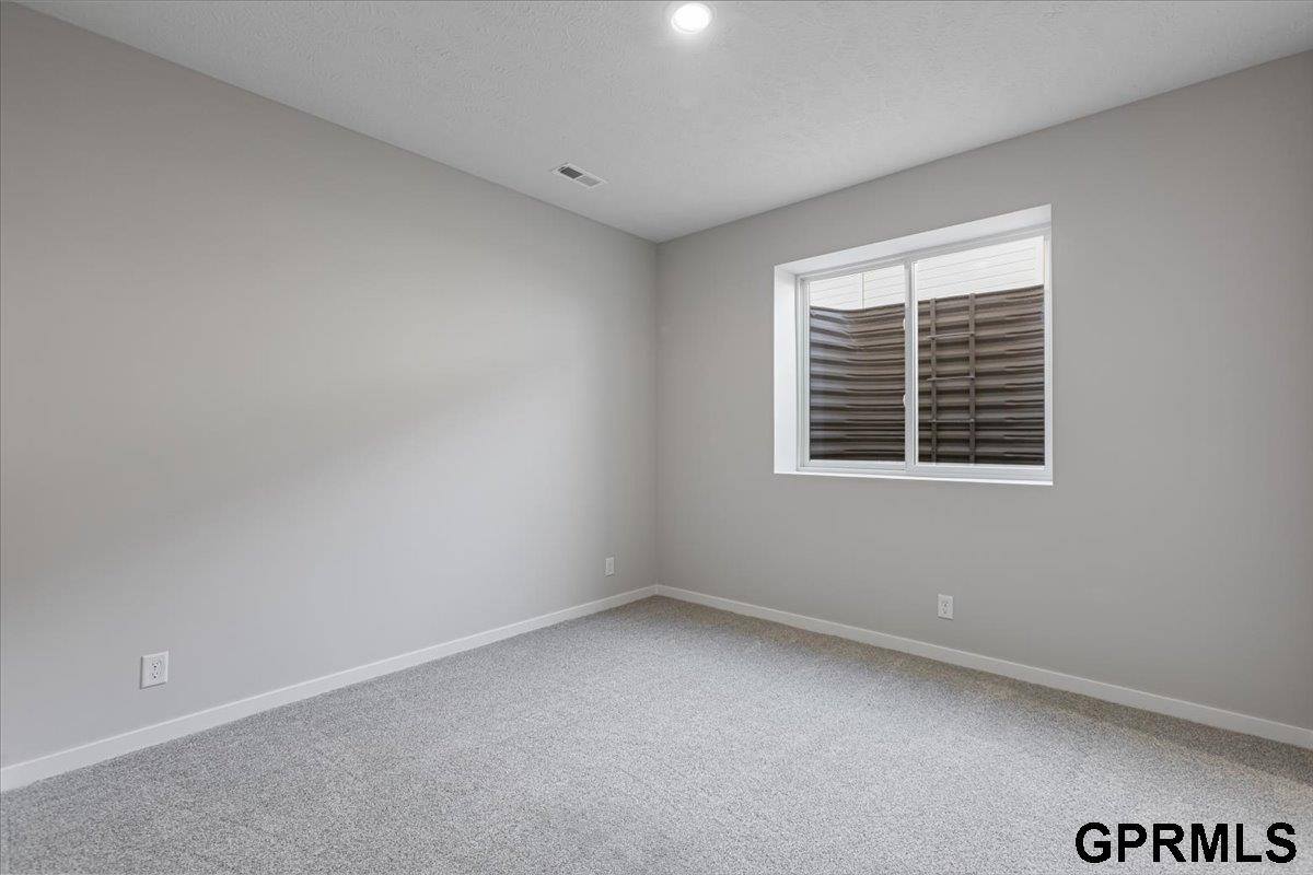 21120 Jessie Avenue, Elkhorn, NE 68022