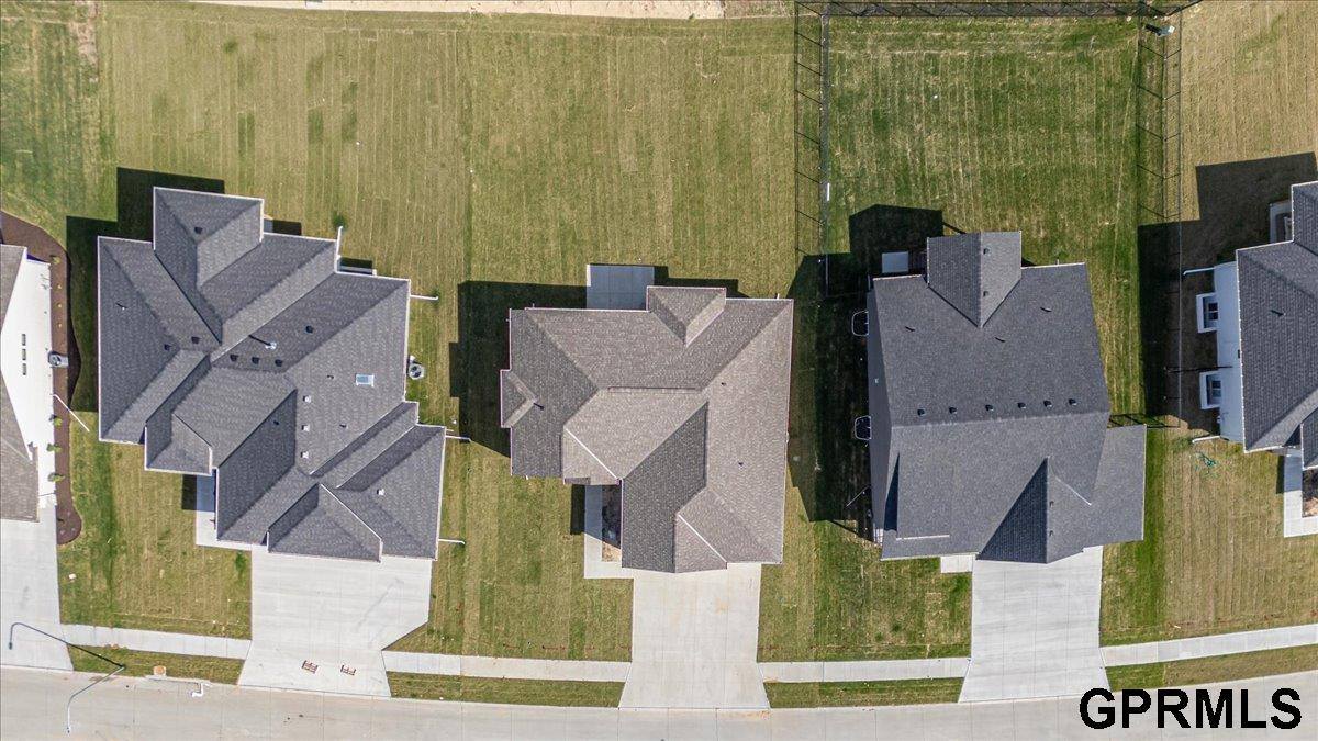 21120 Jessie Avenue, Elkhorn, NE 68022