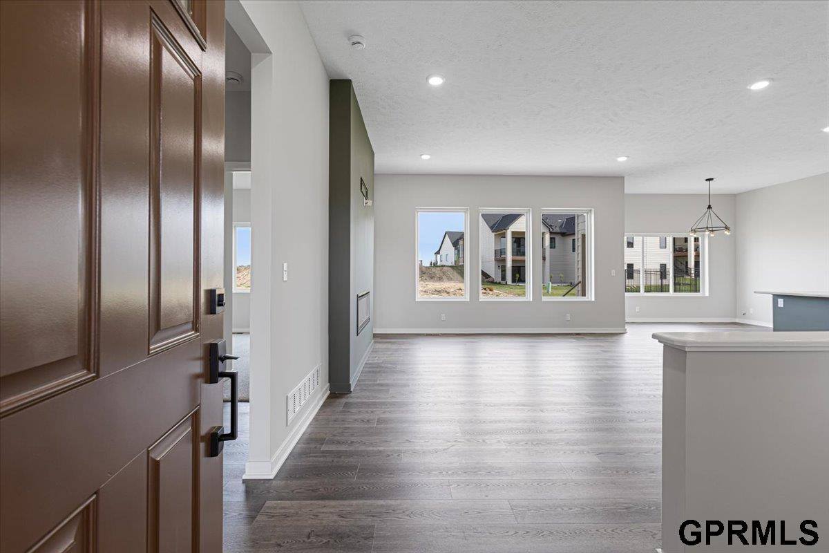 21120 Jessie Avenue, Elkhorn, NE 68022