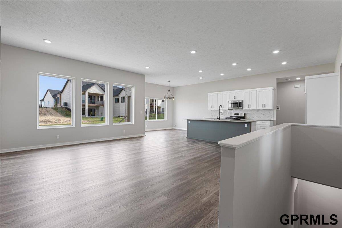 21120 Jessie Avenue, Elkhorn, NE 68022