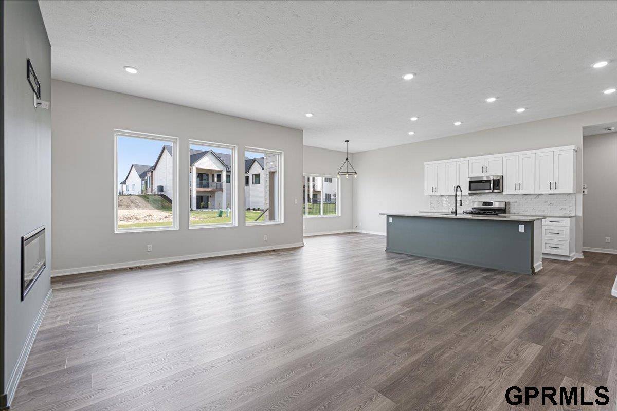 21120 Jessie Avenue, Elkhorn, NE 68022