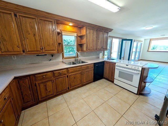 742 Pappys Point, Sunrise Beach, MO 65079