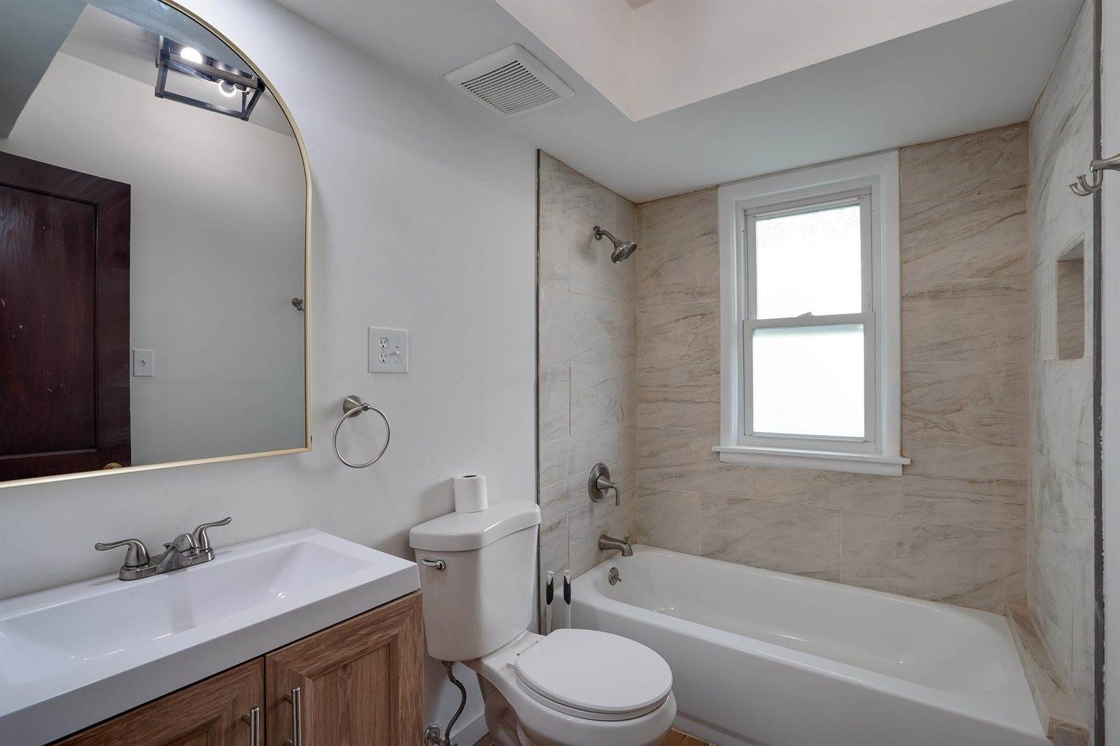 3246 Thorp, Madison, WI 53714