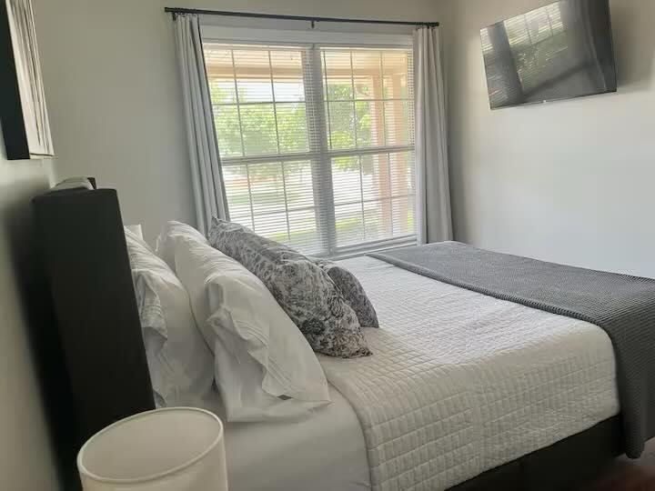 302 NW 31st St, Lawton, OK 73505