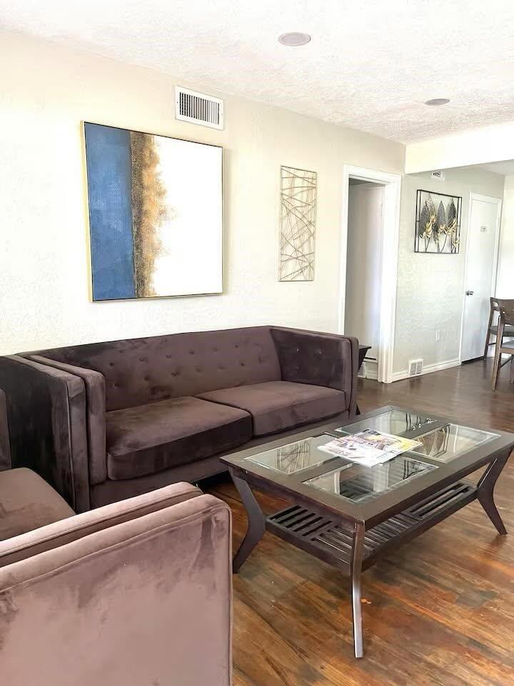 302 NW 31st St, Lawton, OK 73505