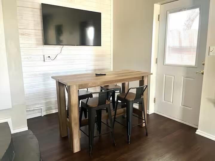 302 NW 31st St, Lawton, OK 73505