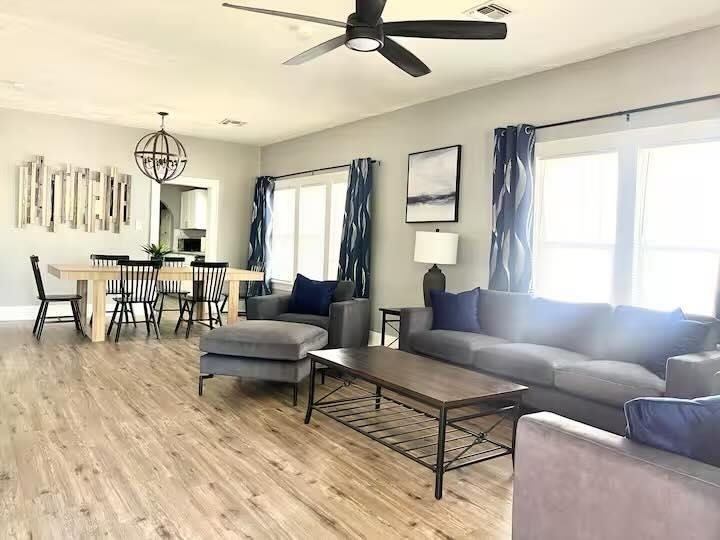 1004 NW Columbia Ave, Lawton, OK 73507