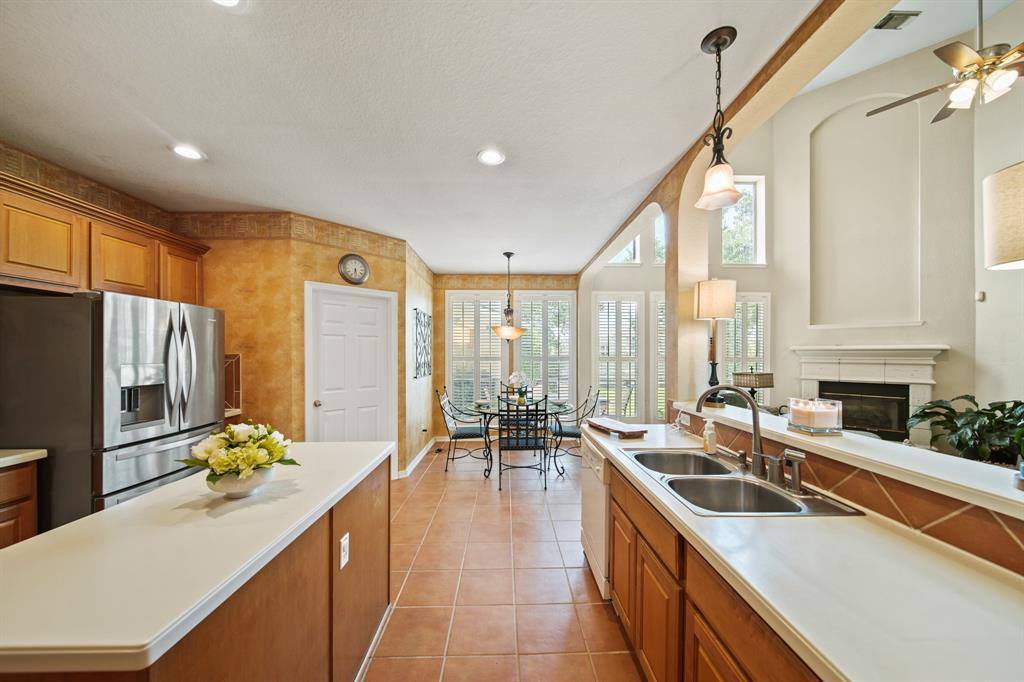 3207 Summerwind Court, Pearland, TX 77584