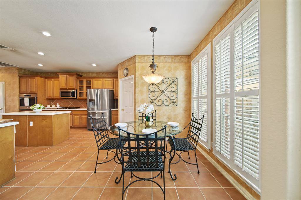 3207 Summerwind Court, Pearland, TX 77584