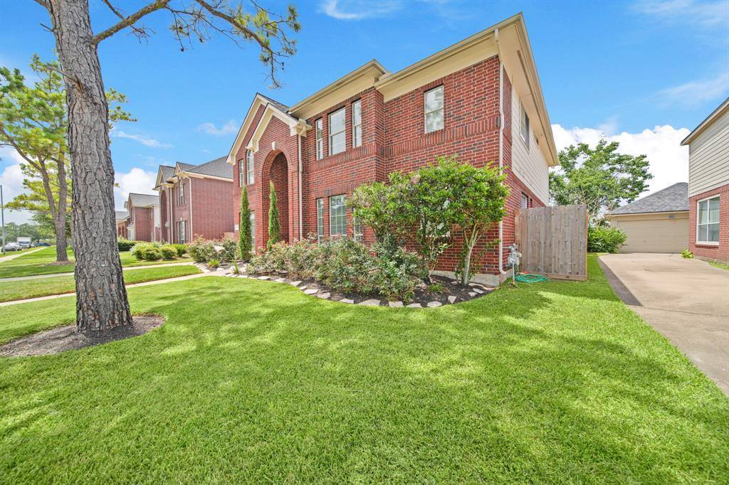 3207 Summerwind Court, Pearland, TX 77584