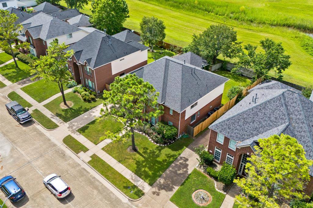 3207 Summerwind Court, Pearland, TX 77584