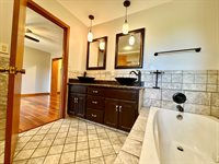 7600 SW Auburn RD, Auburn, KS 66402