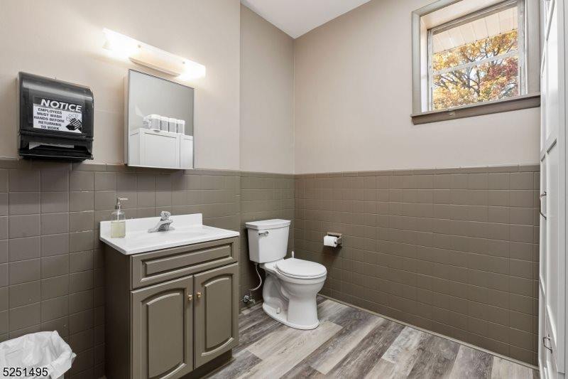 343 Somerset St, Long Hill Township, NJ 07980