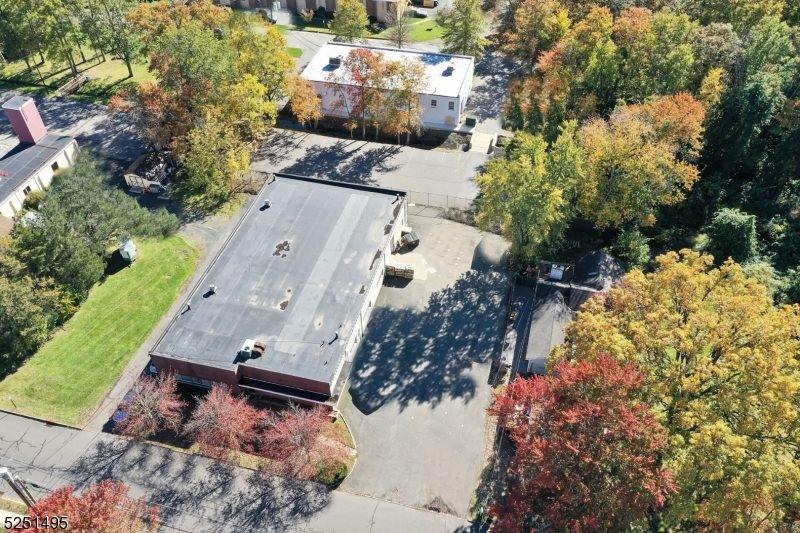 343 Somerset St, Long Hill Township, NJ 07980