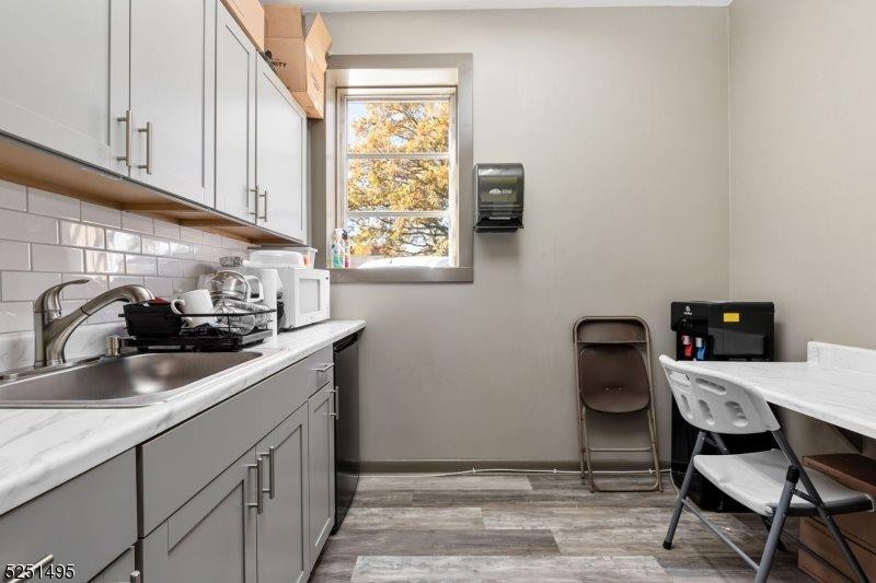 343 Somerset St, Long Hill Township, NJ 07980