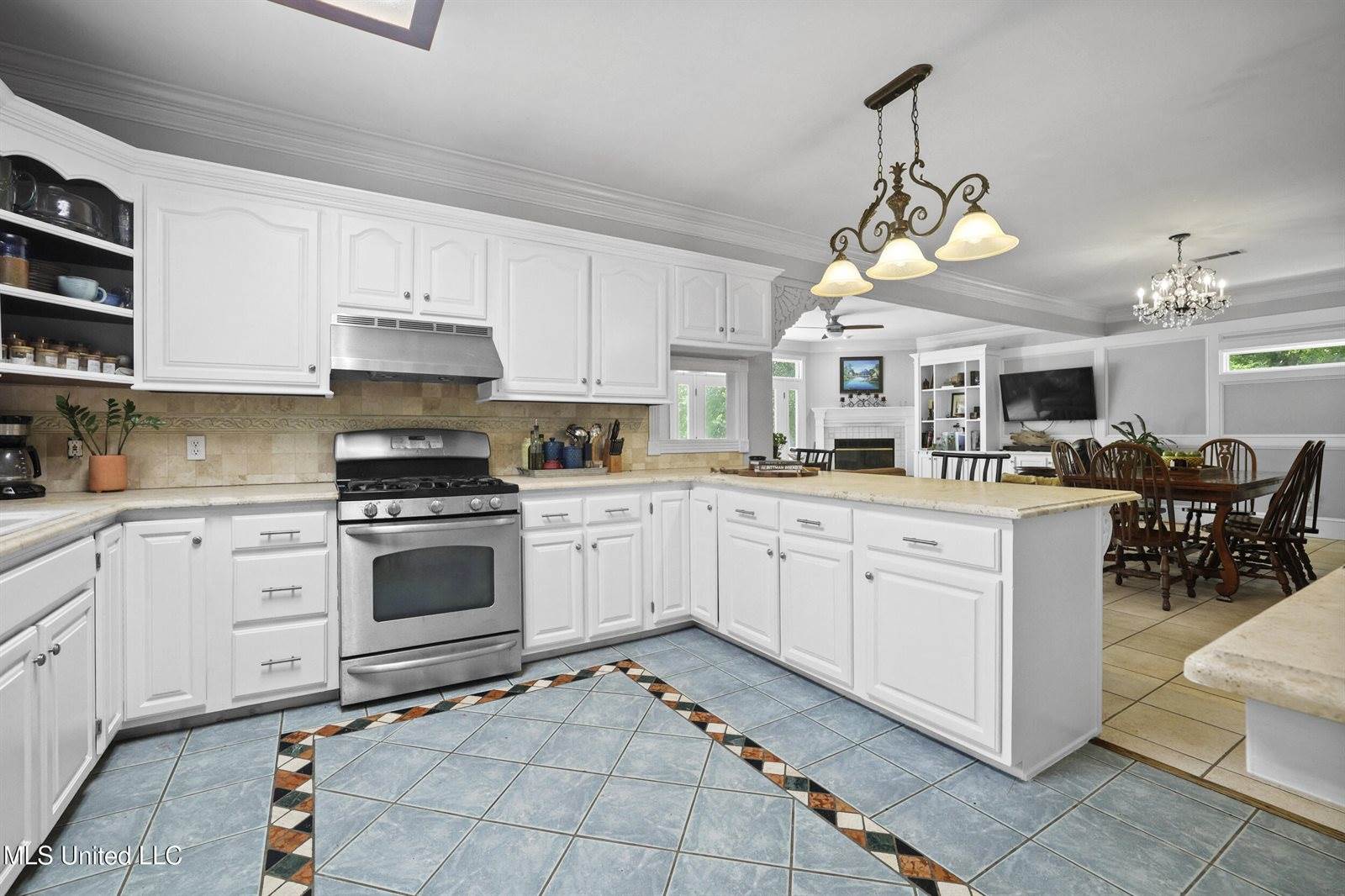 3512 River Bluff Road, D'Iberville, MS 39540