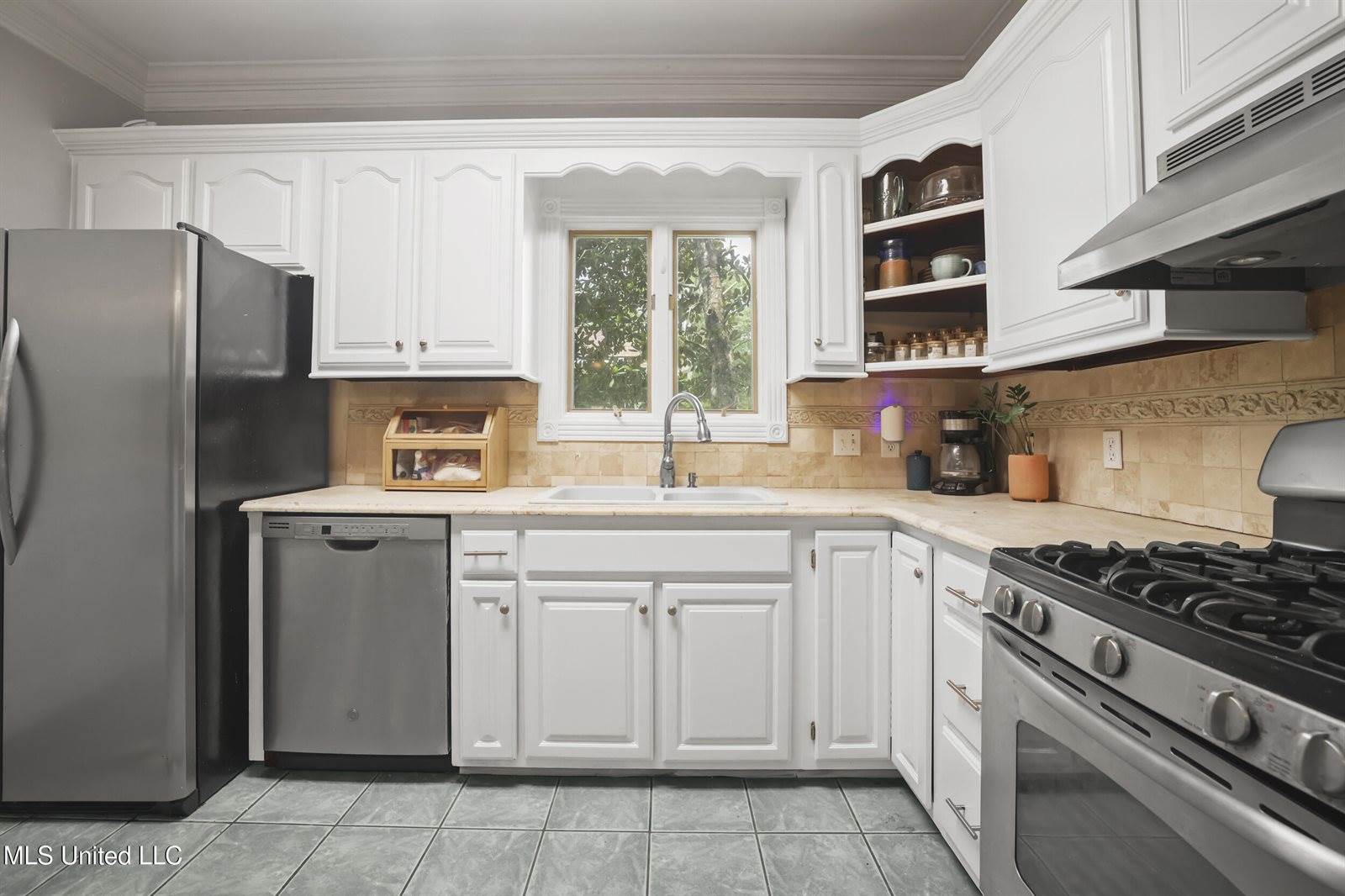 3512 River Bluff Road, D'Iberville, MS 39540