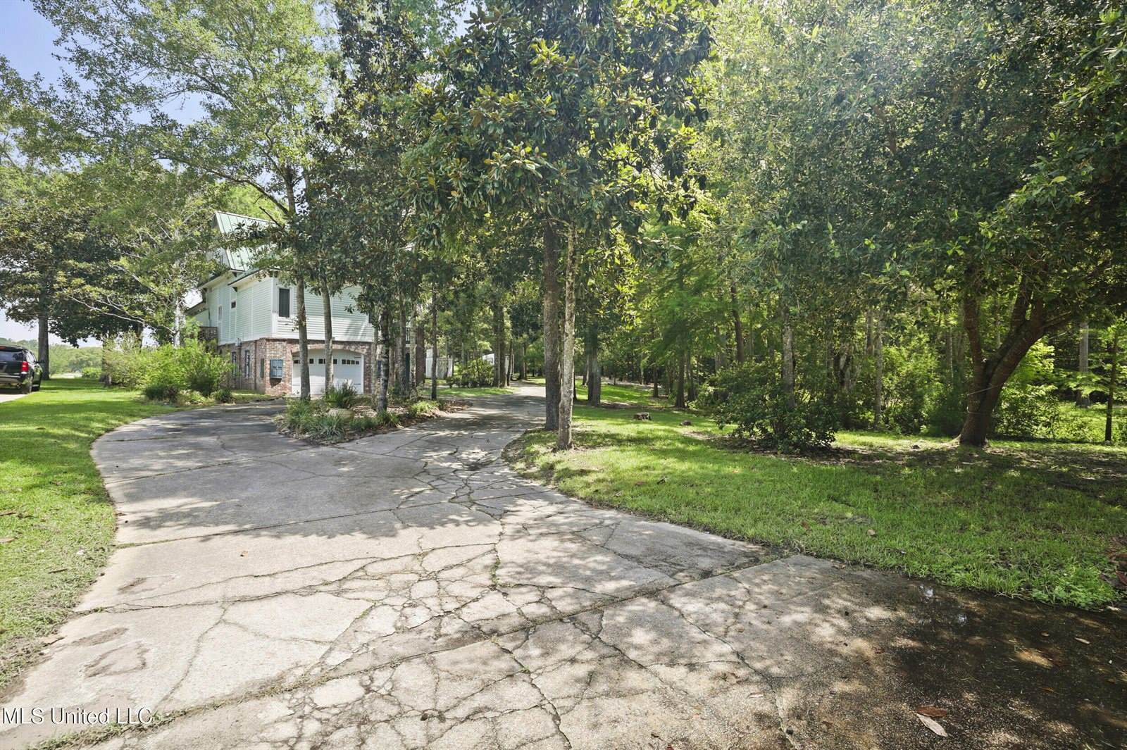 3512 River Bluff Road, D'Iberville, MS 39540