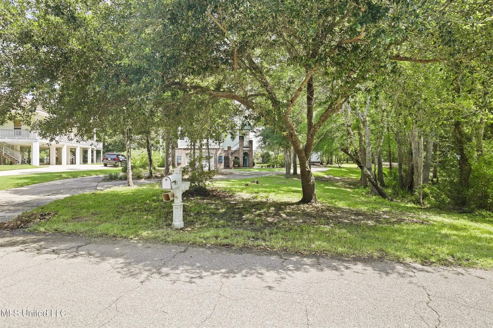 3512 River Bluff Road, D'Iberville, MS 39540