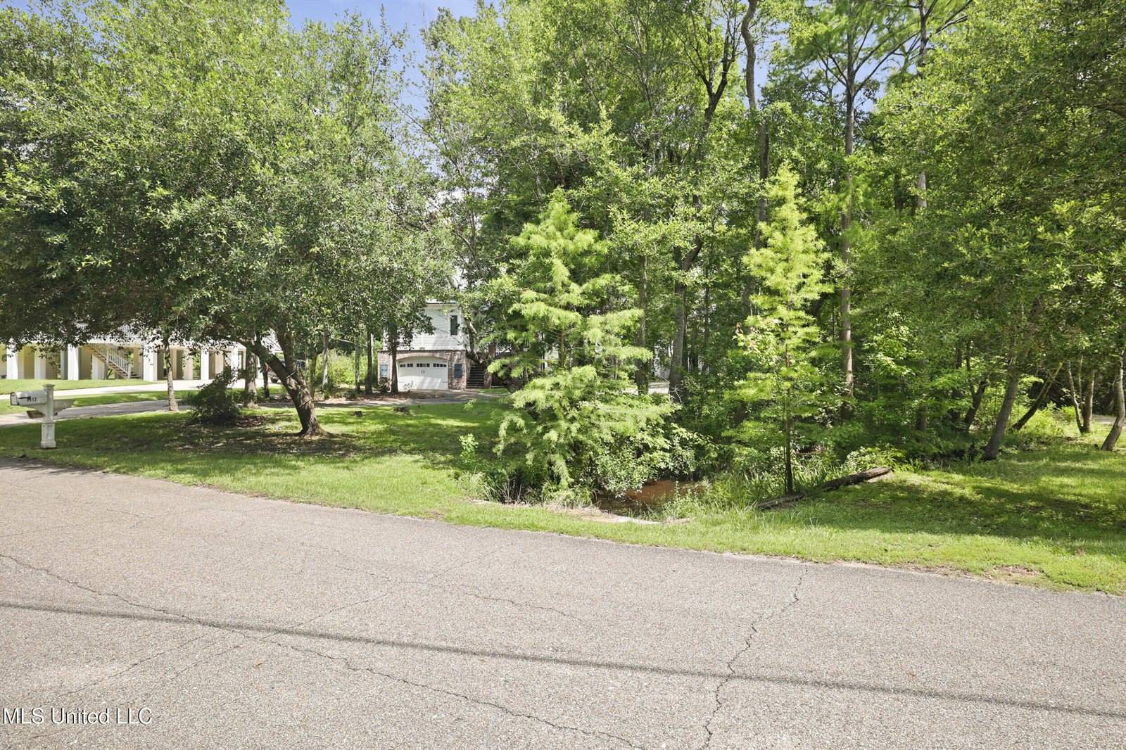 3512 River Bluff Road, D'Iberville, MS 39540