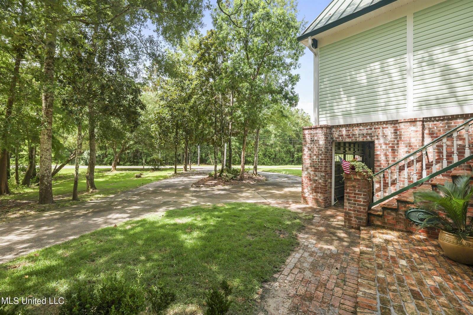 3512 River Bluff Road, D'Iberville, MS 39540