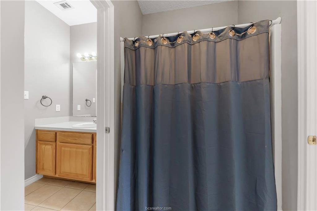 201 Fraternity Row, College Station, TX 77845