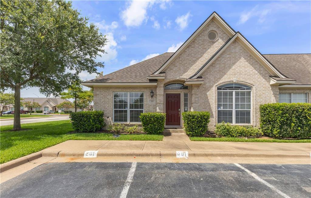 201 Fraternity Row, College Station, TX 77845