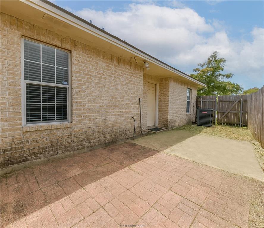 201 Fraternity Row, College Station, TX 77845