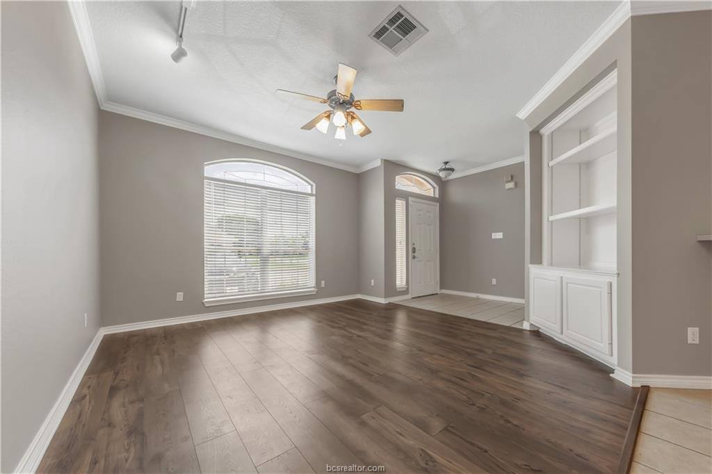 201 Fraternity Row, College Station, TX 77845