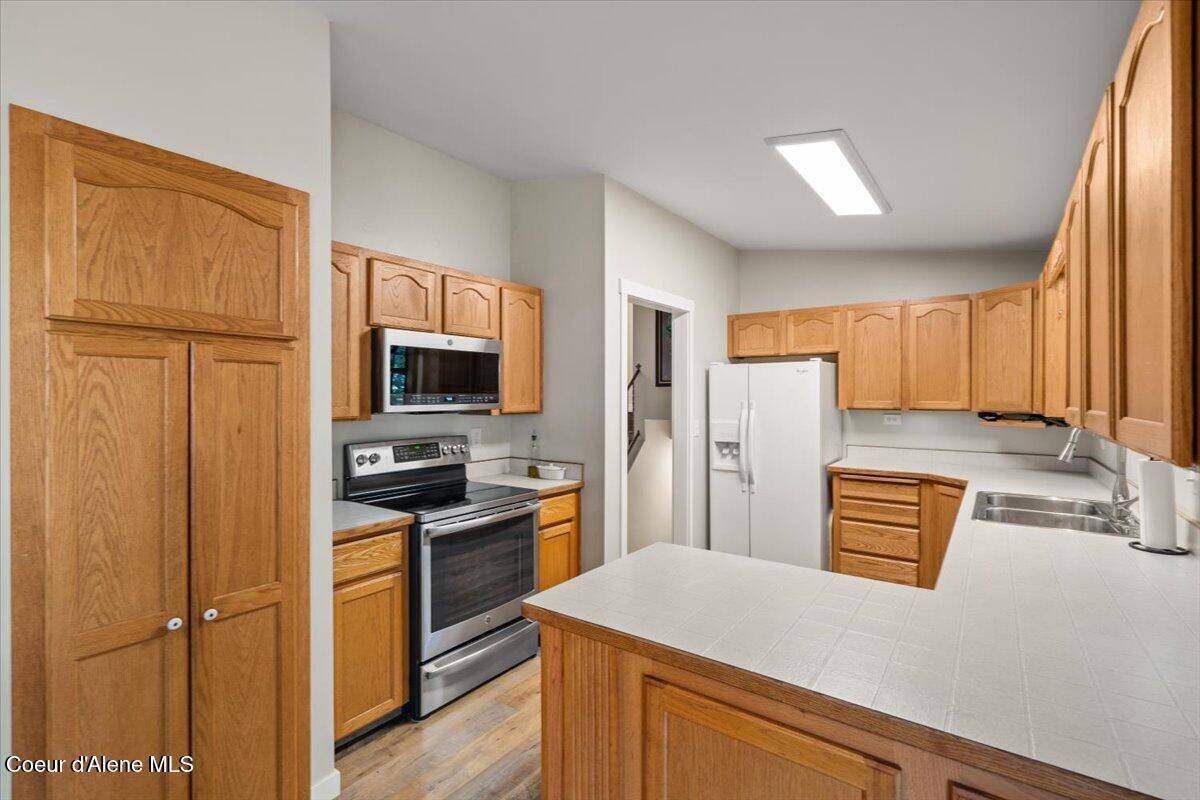 5301 North Pinegrove Dr, Coeur d'Alene, ID 83815