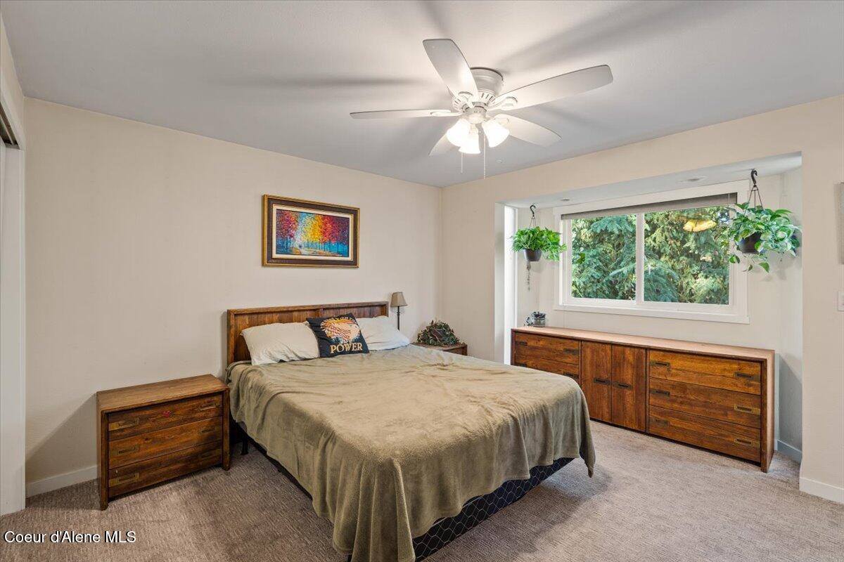 5301 North Pinegrove Dr, Coeur d'Alene, ID 83815