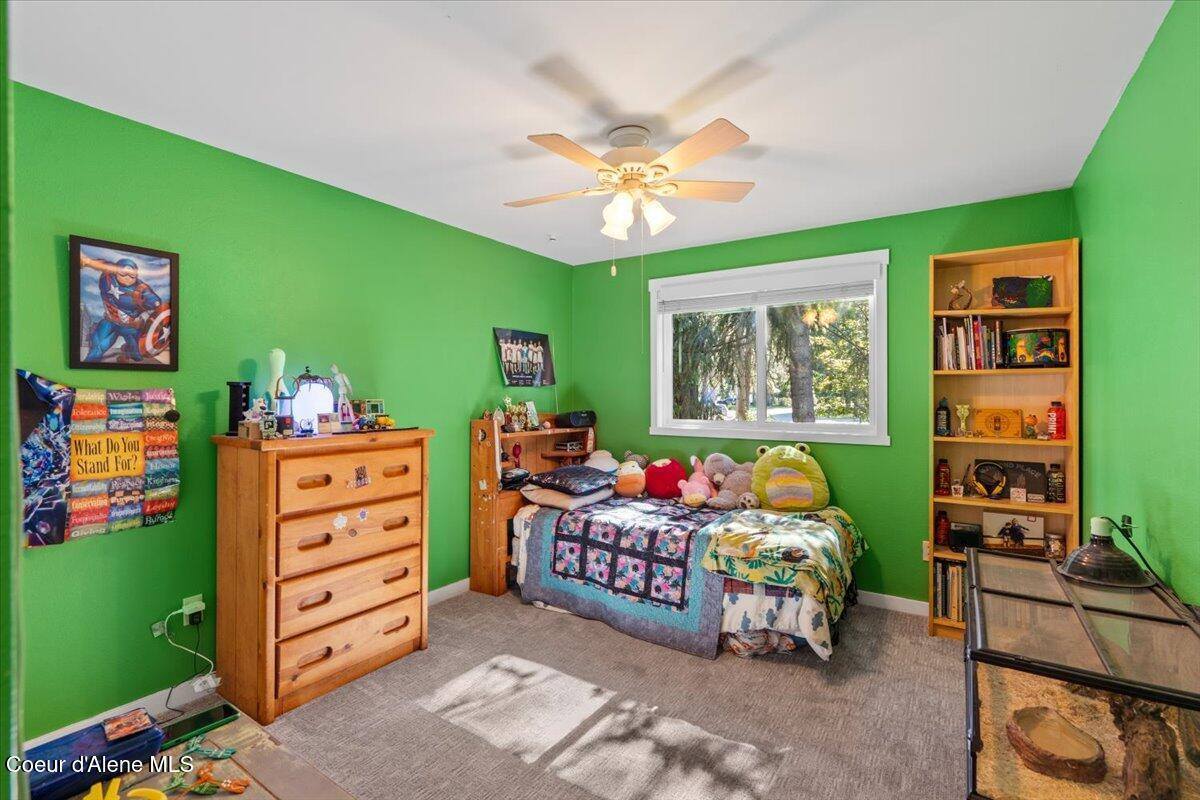 5301 North Pinegrove Dr, Coeur d'Alene, ID 83815