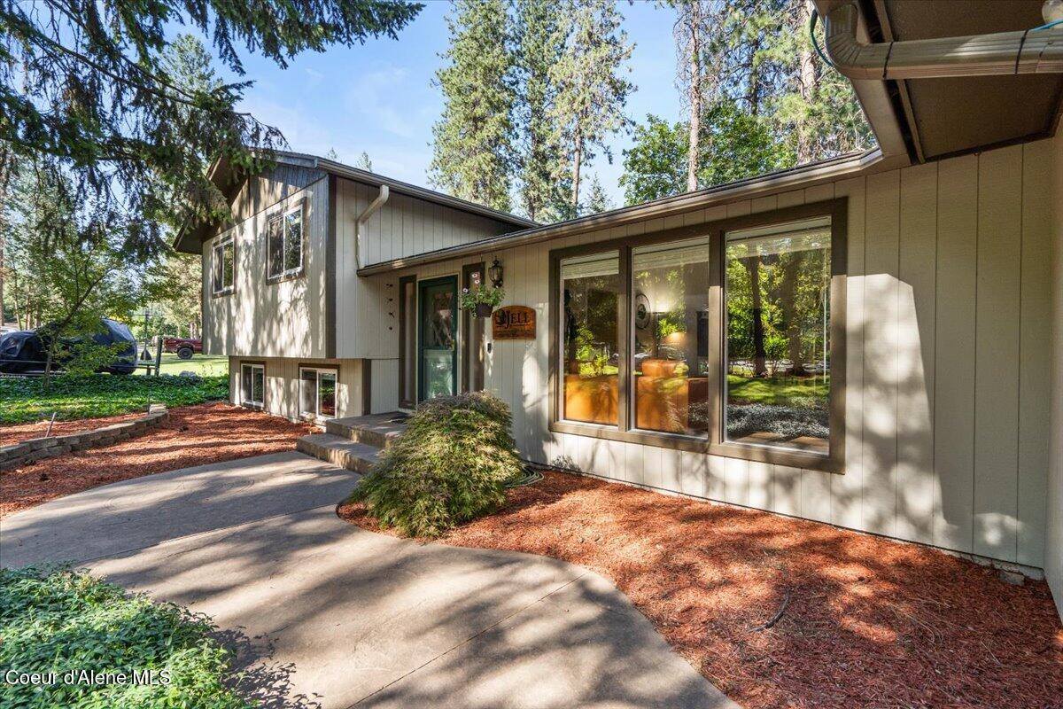 5301 North Pinegrove Dr, Coeur d'Alene, ID 83815