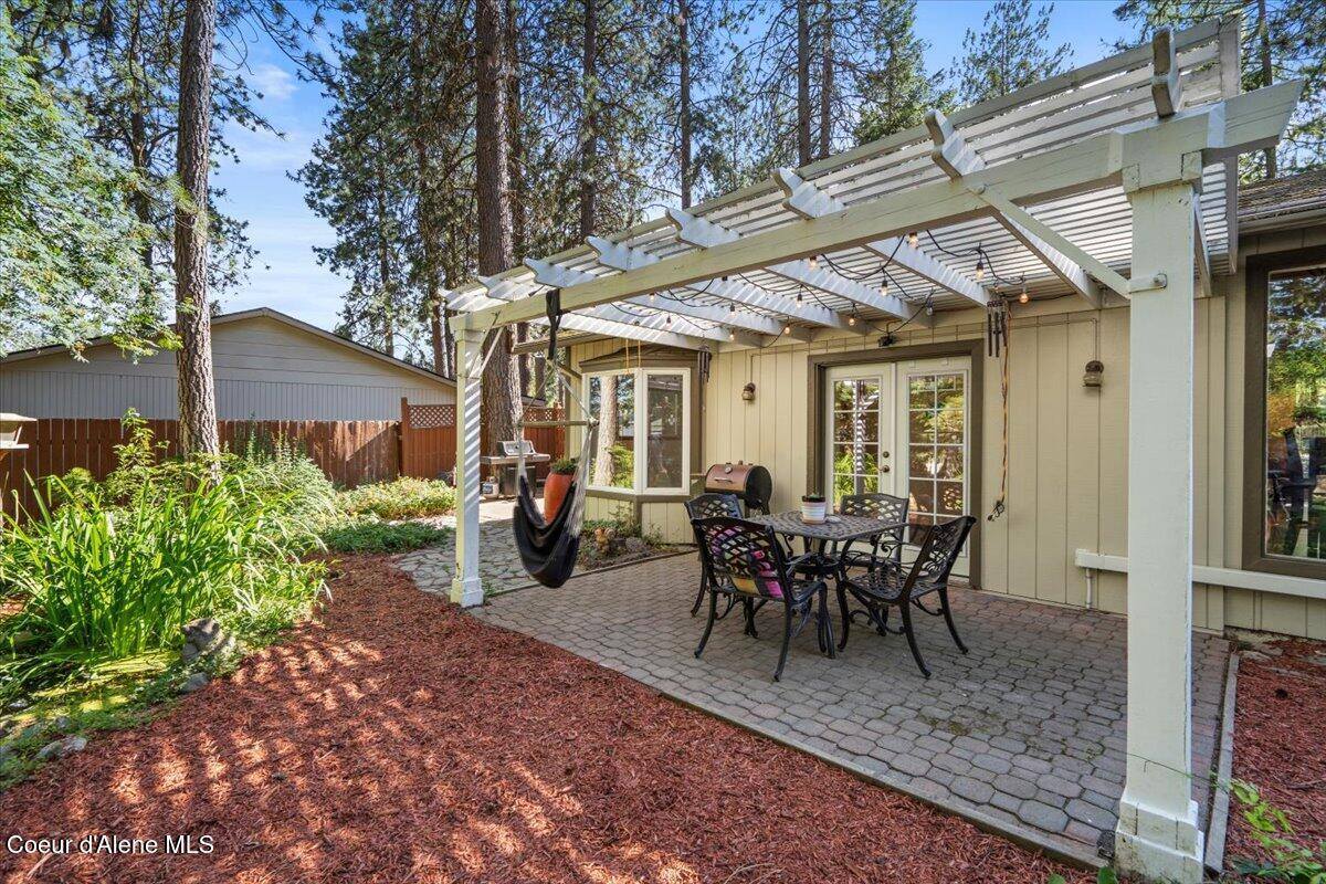5301 North Pinegrove Dr, Coeur d'Alene, ID 83815