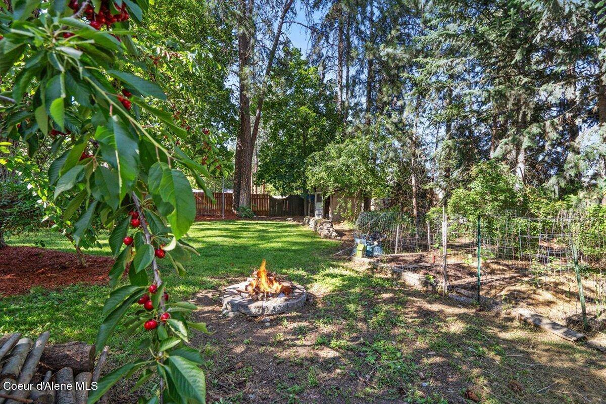 5301 North Pinegrove Dr, Coeur d'Alene, ID 83815