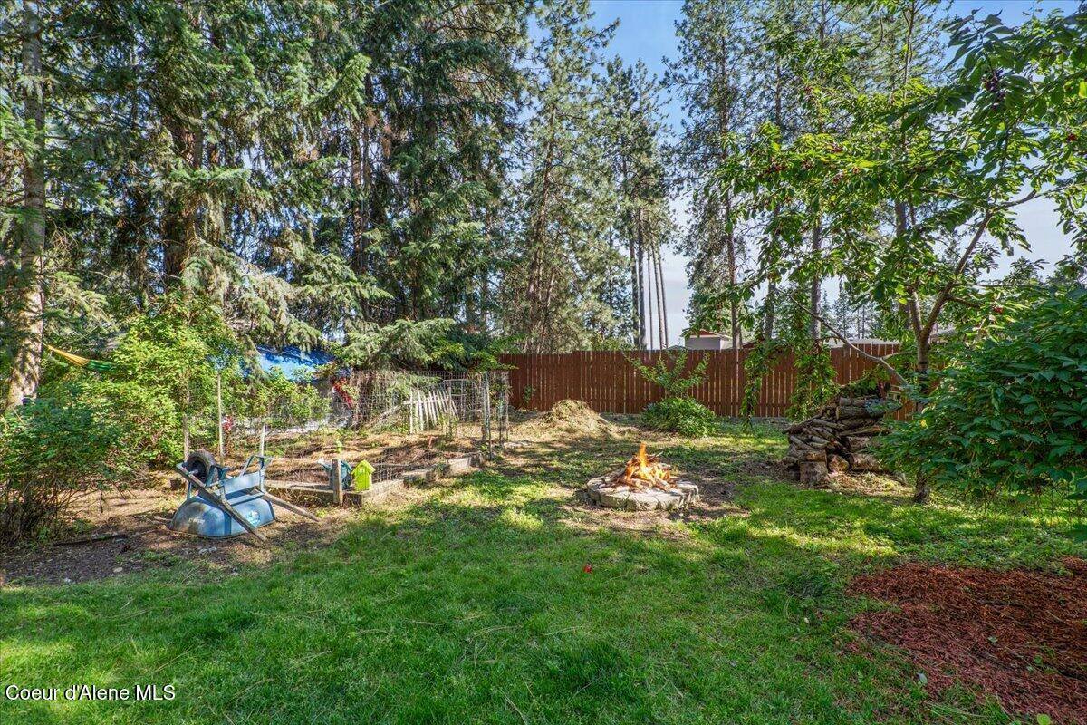 5301 North Pinegrove Dr, Coeur d'Alene, ID 83815