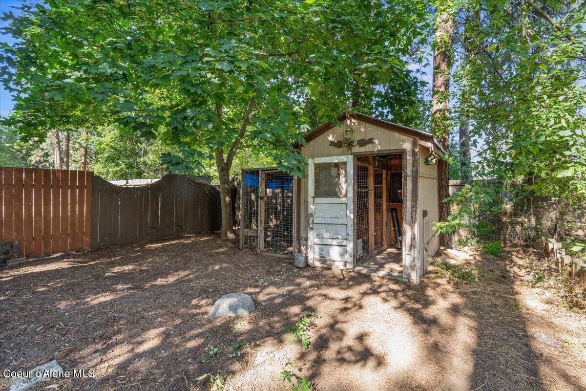 5301 North Pinegrove Dr, Coeur d'Alene, ID 83815