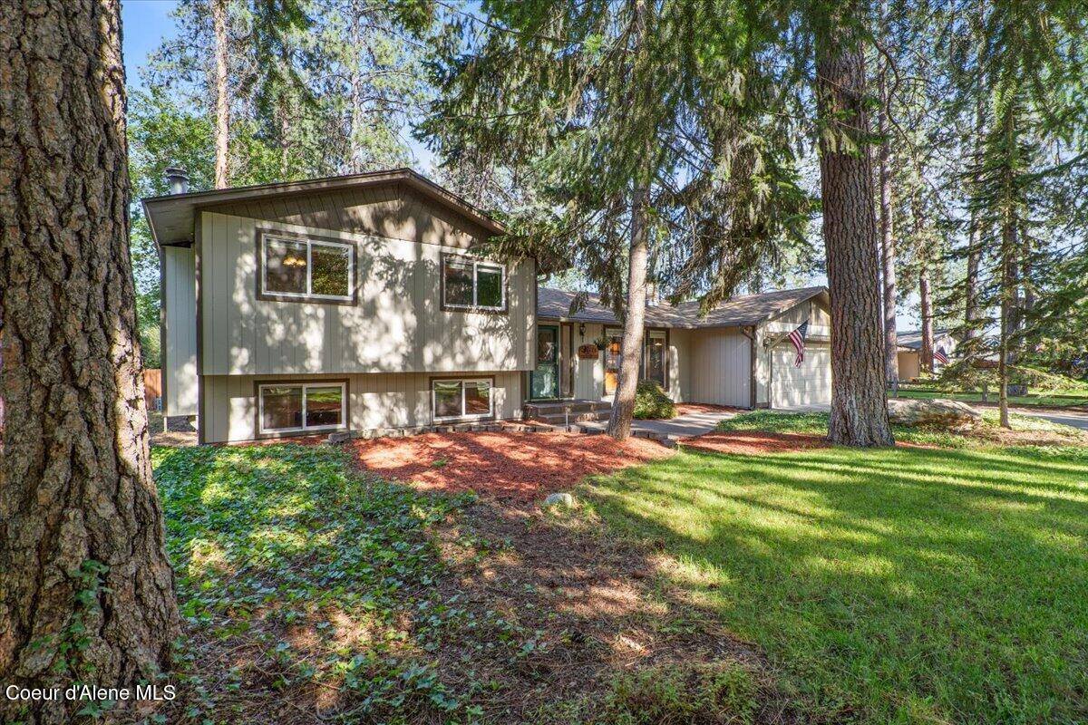 5301 North Pinegrove Dr, Coeur d'Alene, ID 83815