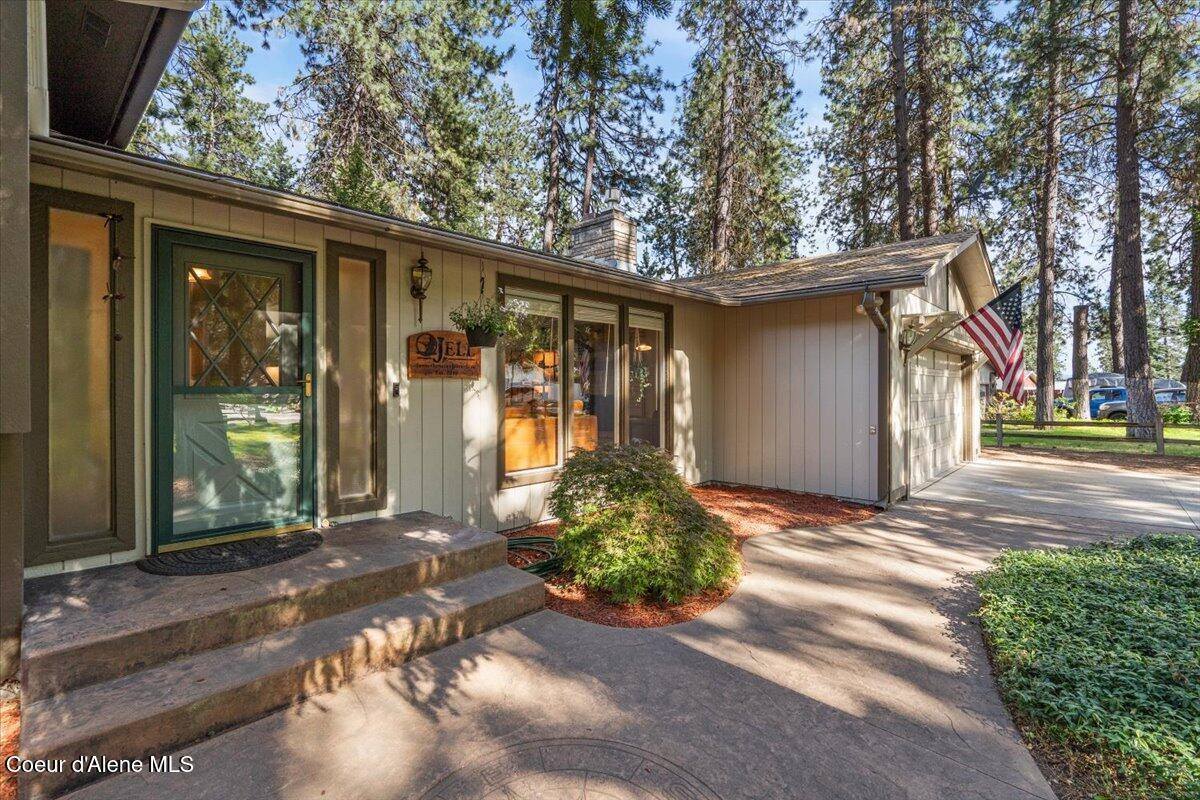 5301 North Pinegrove Dr, Coeur d'Alene, ID 83815