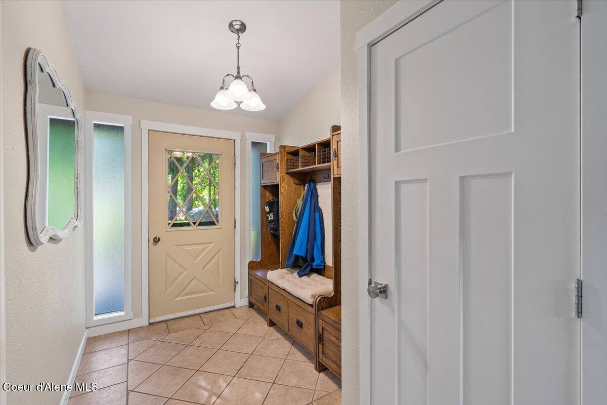 5301 North Pinegrove Dr, Coeur d'Alene, ID 83815