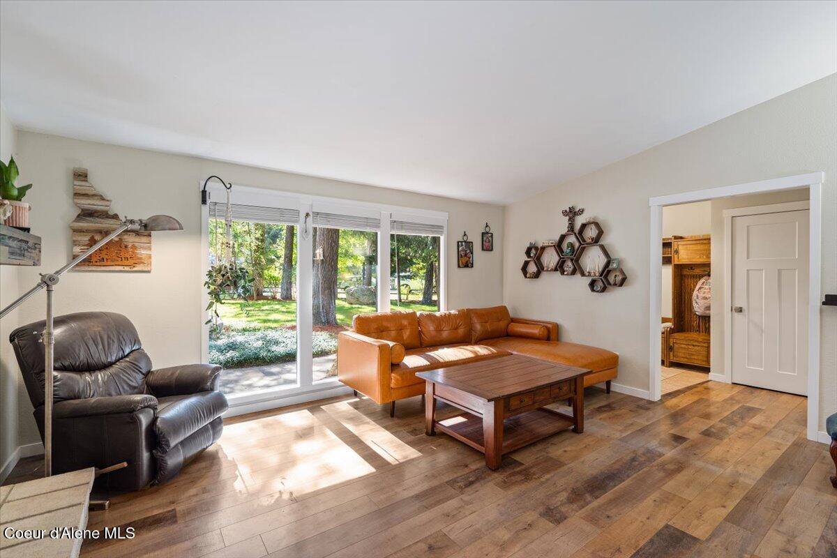 5301 North Pinegrove Dr, Coeur d'Alene, ID 83815