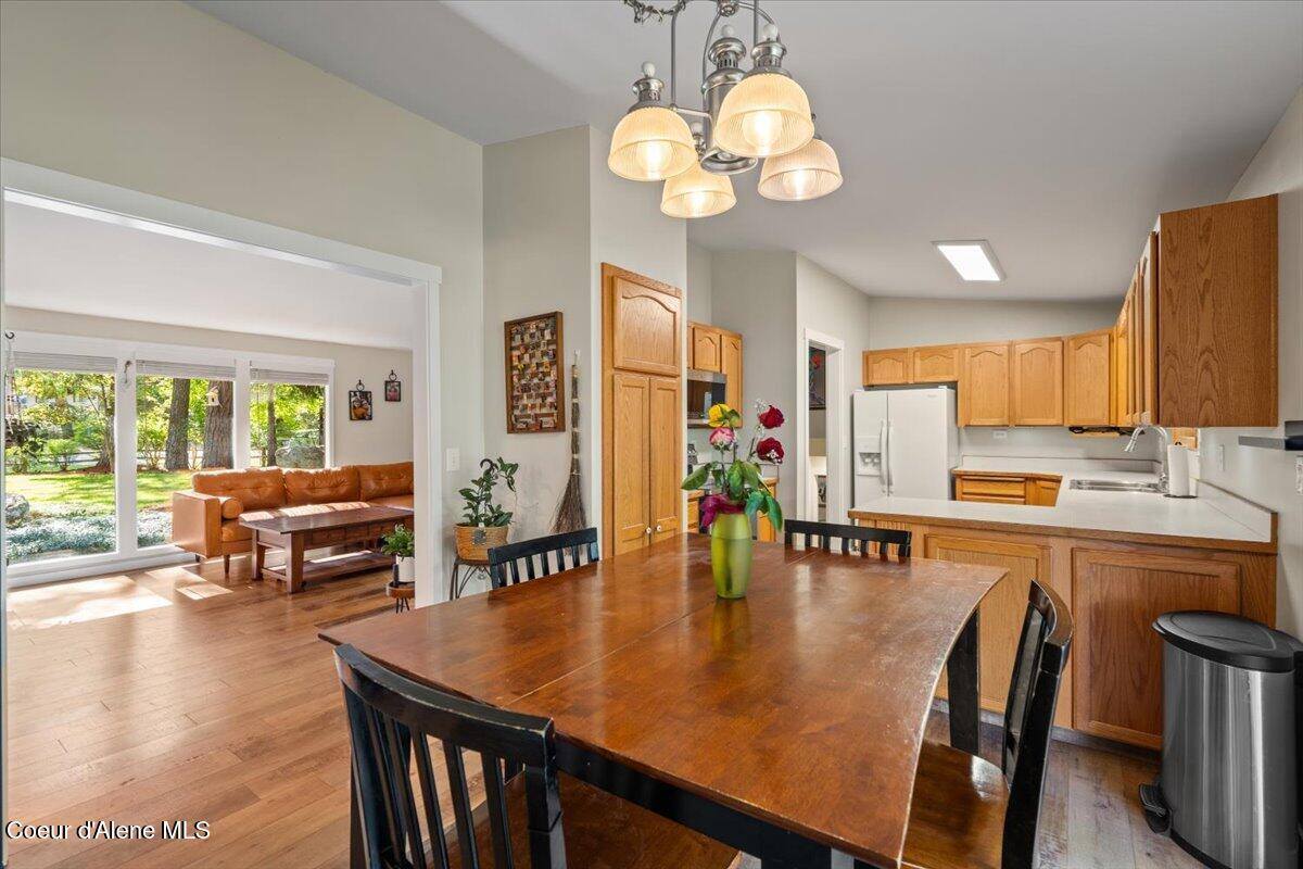 5301 North Pinegrove Dr, Coeur d'Alene, ID 83815
