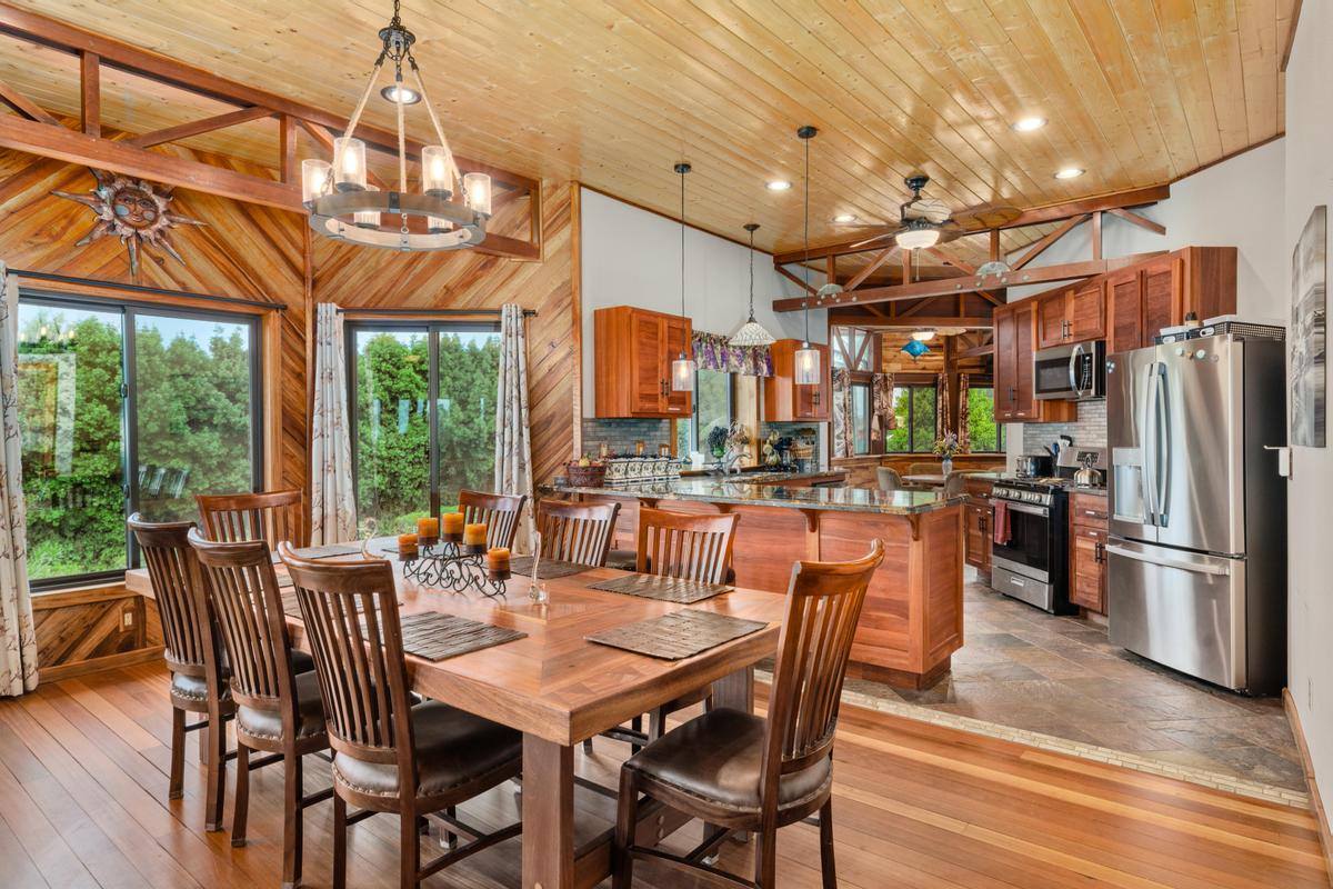 120 Woa Rd, Hilo, HI 96720