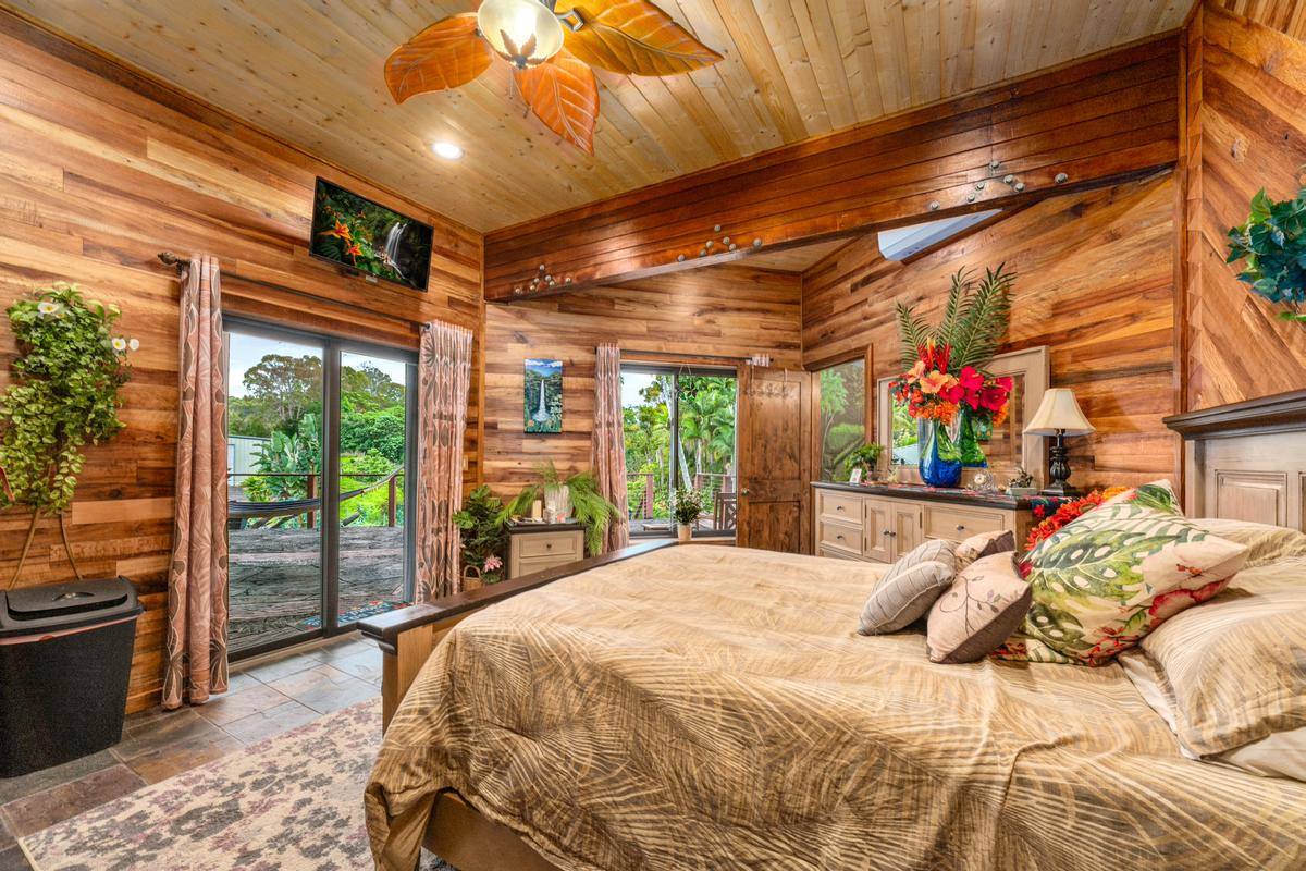 120 Woa Rd, Hilo, HI 96720