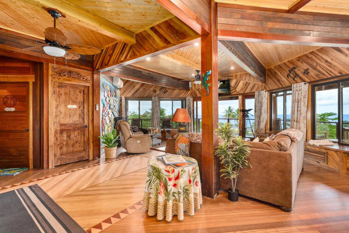 120 Woa Rd, Hilo, HI 96720